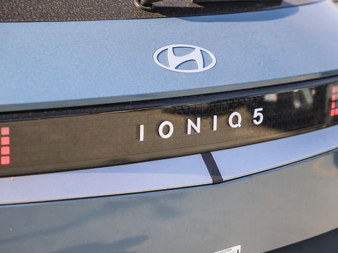 New 2026 Hyundai Ioniq 5 SEL image 12