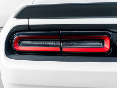 Used 2015 Dodge Challenger SRT Hellcat image 12