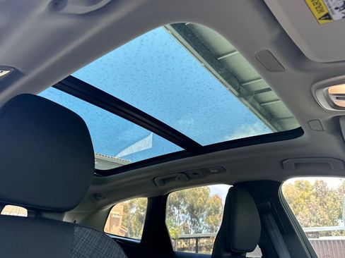 Certified 2025 Volvo XC60 B5 Core w/ Climate Package PRO image 19