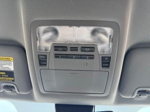 Used 2018 Toyota Highlander XLE AWD/4WD image 27