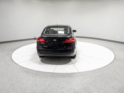 Used 2018 Ford Focus SE FWD image 29