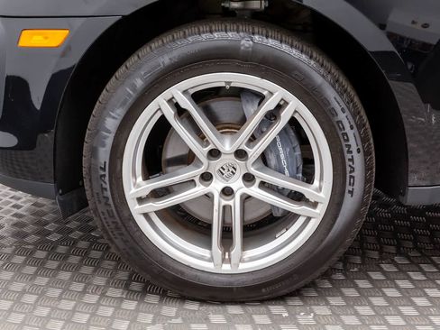 Used 2022 Porsche Macan image 7