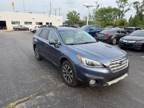 Used 2015 Subaru Outback 2.5i Limited AWD/4WD image 4