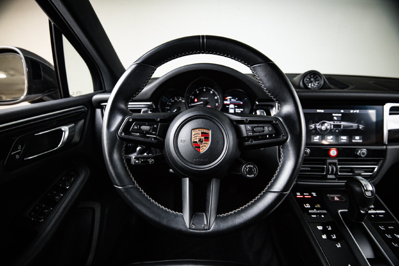Certified 2023 Porsche Macan Turbo AWD/4WD image 26