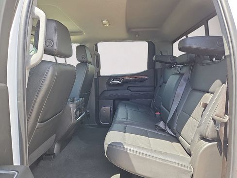 Used 2024 GMC Sierra 1500 Denali w/ Technology Package AWD/4WD image 15