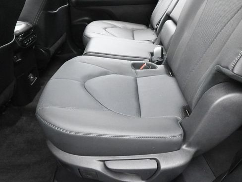 Used 2025 Toyota Grand Highlander AWD image 34