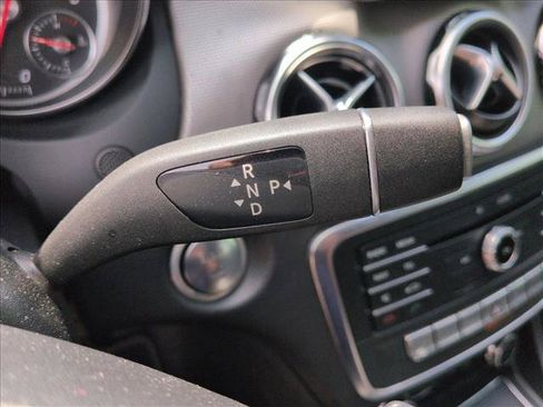 Used 2018 Mercedes-Benz GLA 250 image 12