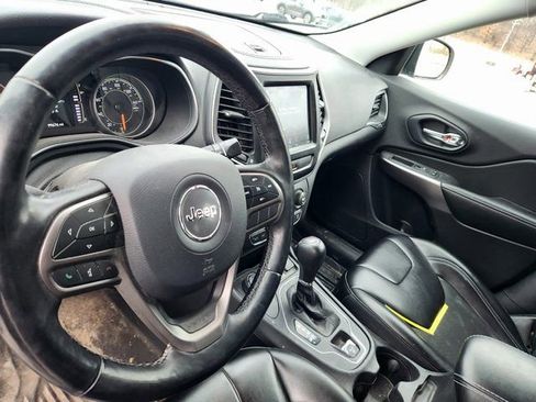 Used 2020 Jeep Cherokee Latitude w/ Quick Order Package 26F North image 10