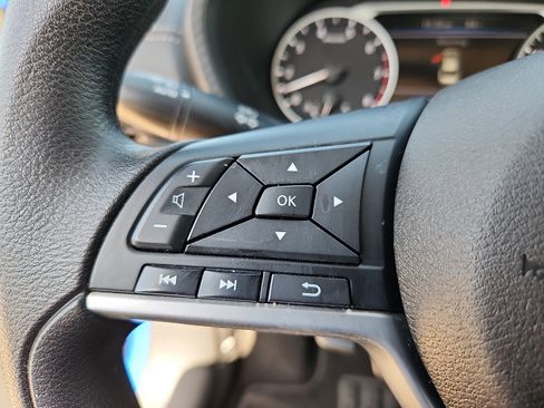 Used 2024 Nissan Sentra SV FWD image 15
