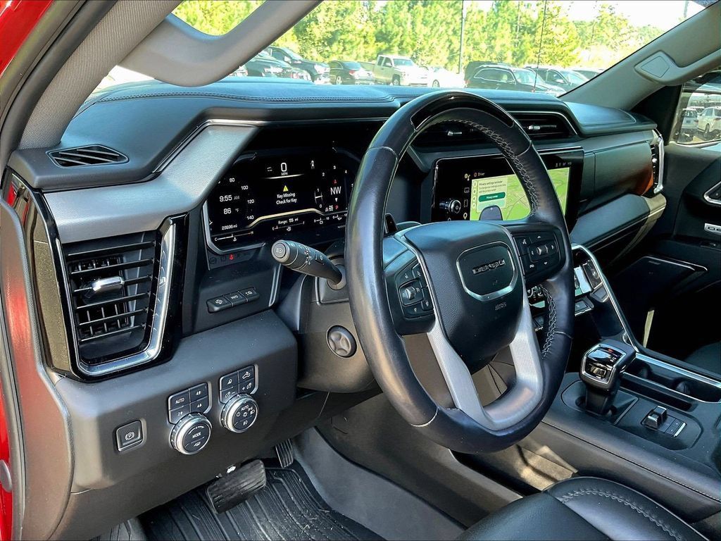 Used 2024 GMC Sierra 1500 Denali AWD/4WD image 4
