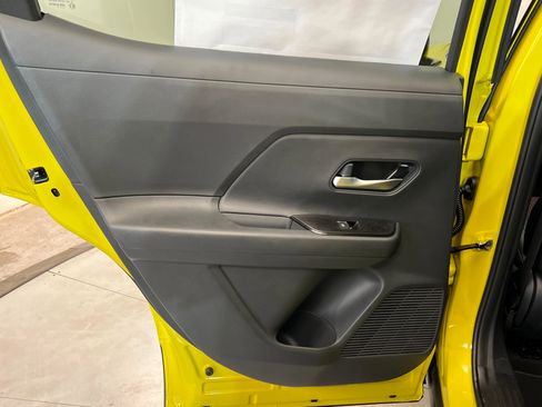 New 2026 Nissan Kicks SR w/ Interior Electronics Package FWD image 18