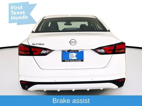 Used 2025 Nissan Altima 2.5 SV FWD image 6