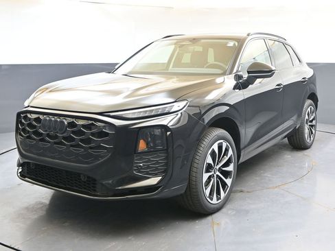 New 2026 Audi Q3 quattro 2.0T AWD/4WD image 1