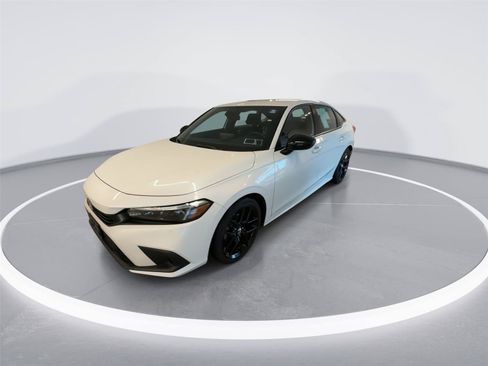 Used 2023 Honda Civic Sport image 3