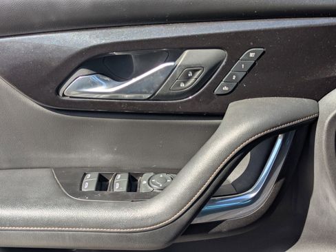 Used 2019 Chevrolet Blazer Premier w/ Driver Confidence II Package image 11