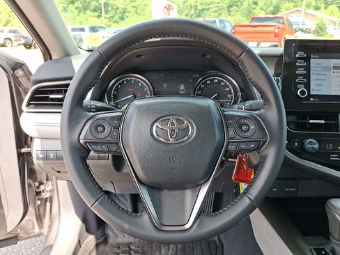 Used 2024 Toyota Camry SE AWD/4WD image 23