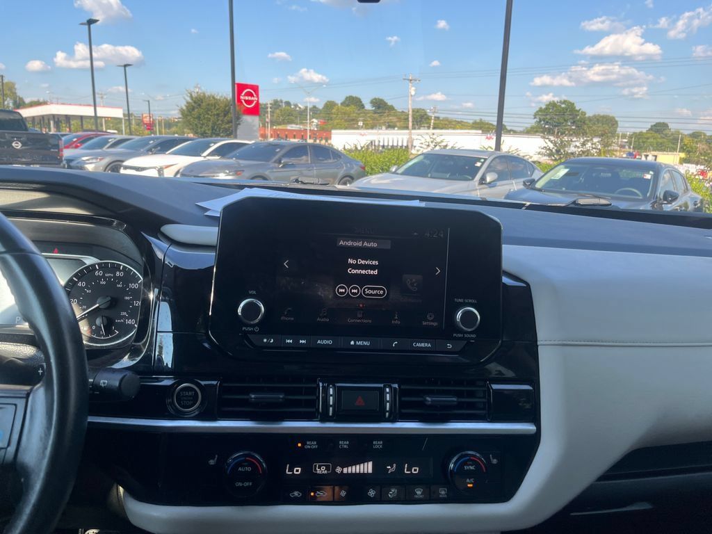 Used 2024 Nissan Pathfinder SV FWD image 18