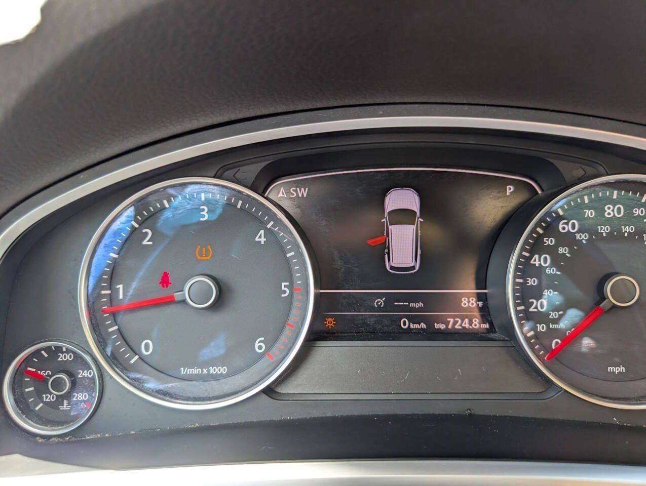 Used 2011 Volkswagen Touareg TDI AWD/4WD image 33