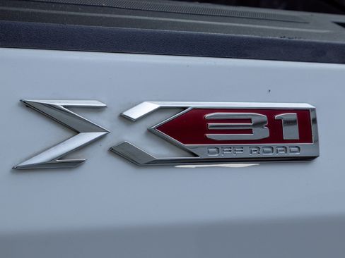 Used 2022 GMC Sierra 1500 SLT w/ SLT Premium Package AWD/4WD image 30