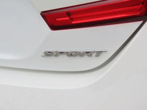 Certified 2022 Honda Accord Sport image 8
