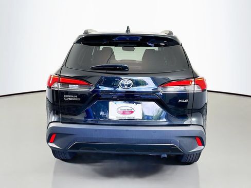 Certified 2025 Toyota Corolla Cross XLE FWD image 6