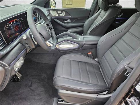 New 2026 Mercedes-Benz GLS 580 4MATIC image 15