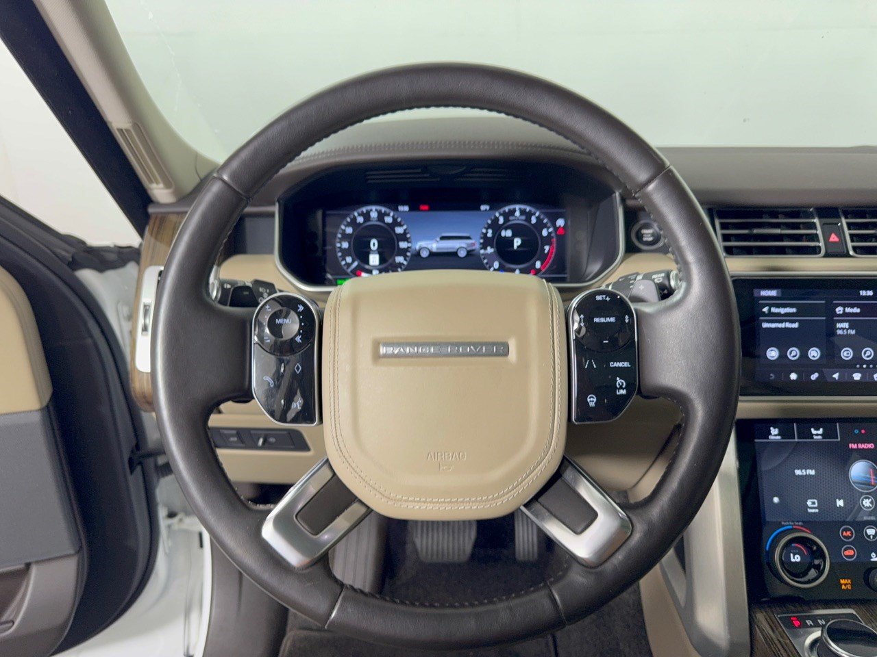 Used 2019 Land Rover Range Rover Supercharged AWD/4WD image 10