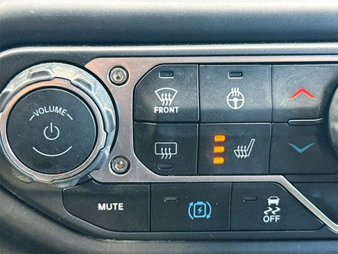 Used 2023 Jeep Wrangler Unlimited Sahara w/ Cold Weather Group image 22