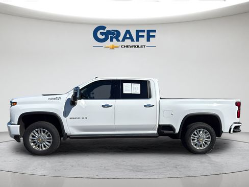 Used 2023 Chevrolet Silverado 2500 High Country w/ Technology Package AWD/4WD image 3