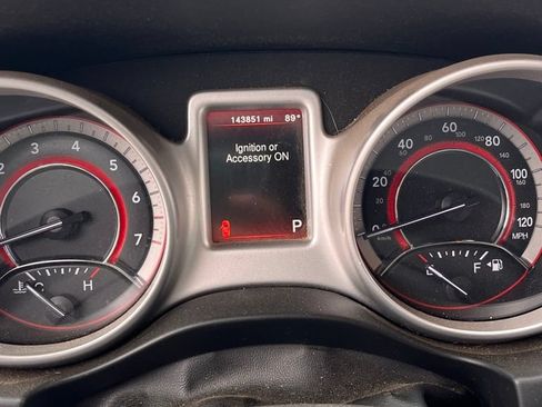 Used 2019 Dodge Journey SE w/ Connectivity Group FWD image 6