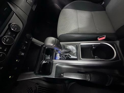 Used 2021 Toyota Tacoma TRD Sport w/ Technology Package image 28