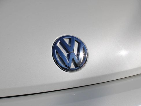 Used 2014 Volkswagen Beetle TDI image 12