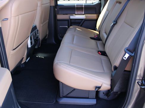 Used 2022 Ford F350 Lariat w/ Camper Package image 13