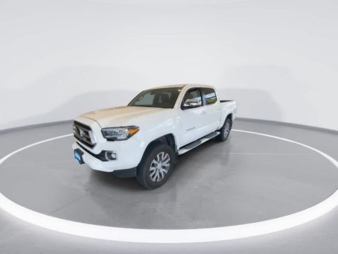 Certified 2023 Toyota Tacoma Limited AWD/4WD image 4