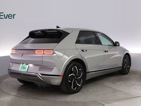 Used 2024 Hyundai Ioniq 5 Limited image 3