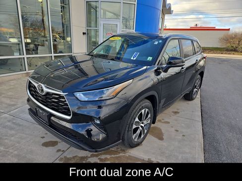 Used 2023 Toyota Highlander XLE image 8