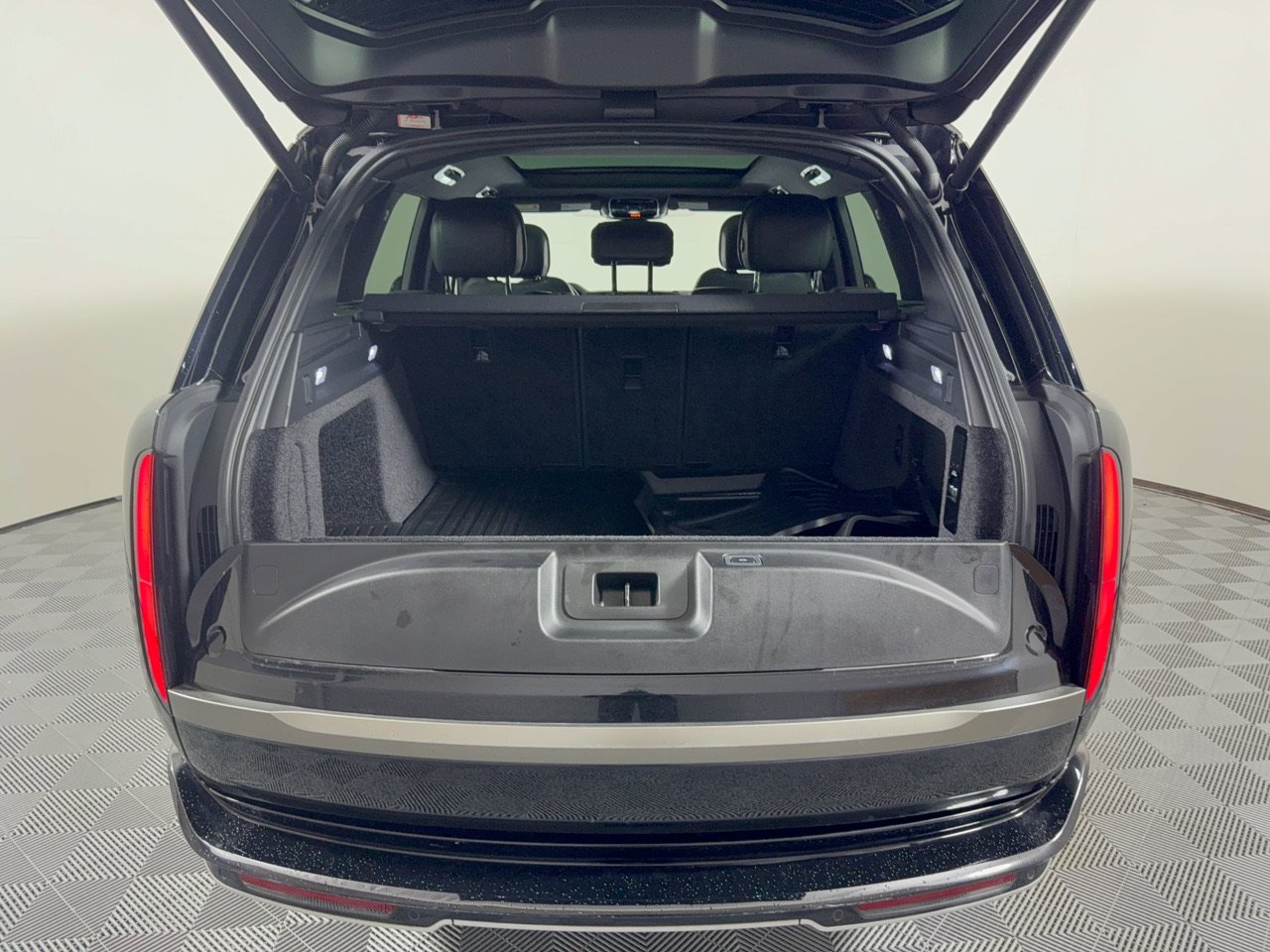 Certified 2023 Land Rover Range Rover SE AWD/4WD image 28