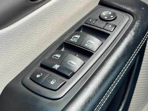 Used 2023 Chrysler Voyager LX FWD image 29