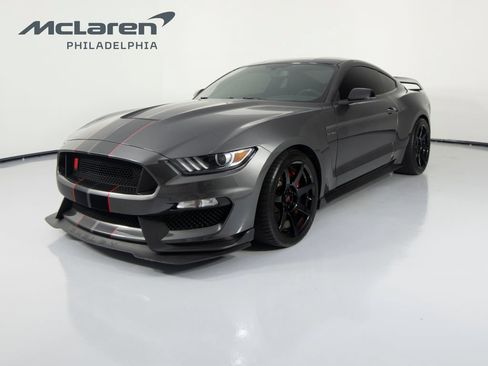 Used 2020 Ford Mustang Shelby GT350R w/ GT350R Equipment Group 920A RWD image 1