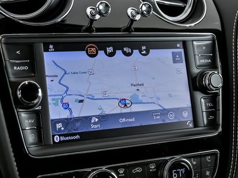 Used 2019 Bentley Bentayga AWD/4WD image 34