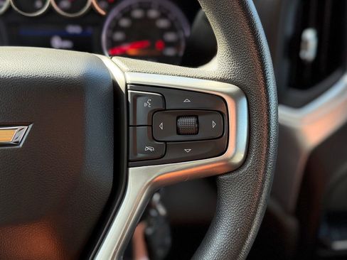 Used 2020 Chevrolet Silverado 1500 LT image 9