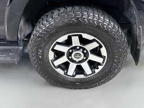 Used 2023 Toyota 4Runner TRD Off-Road Premium w/ Moonroof Package AWD/4WD image 30