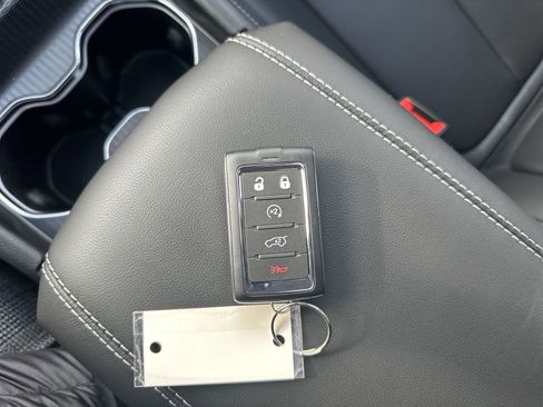 New 2025 Jeep Grand Cherokee Limited w/ Luxury Tech Group II image 30