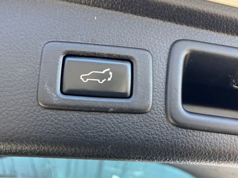 Used 2017 Subaru Forester 2.5i Limited image 24