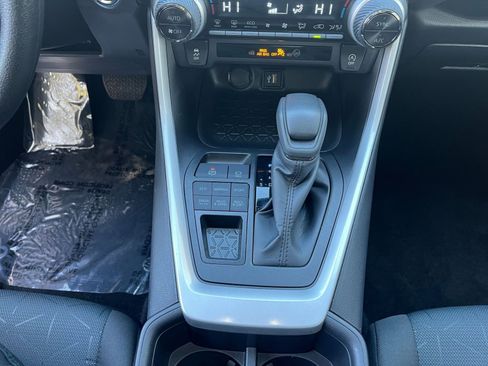 Used 2025 Toyota RAV4 XLE image 42
