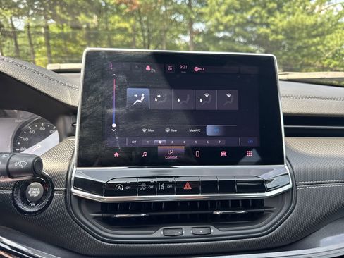 Certified 2022 Jeep Compass Altitude image 19