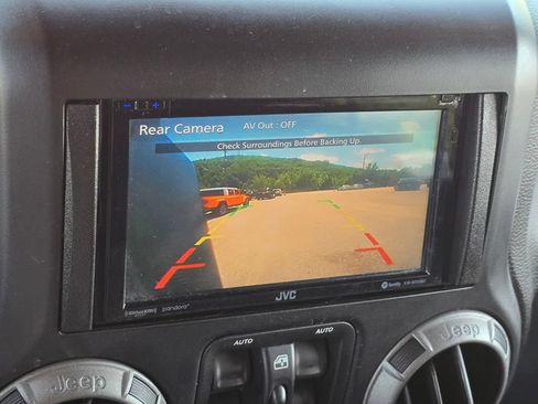 Used 2013 Jeep Wrangler Unlimited Sport AWD/4WD image 9