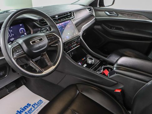 Used 2023 Jeep Grand Cherokee L Limited image 24