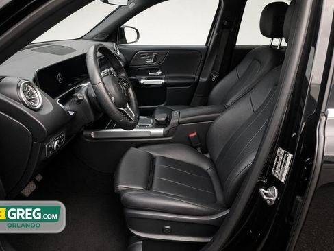 Used 2023 Mercedes-Benz GLB 250 w/ Premium Package image 10
