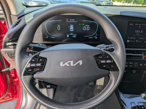 Certified 2025 Kia Niro LX FWD image 27